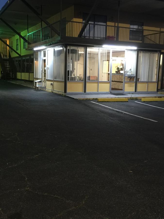 Hope Inn Lenox Exterior foto